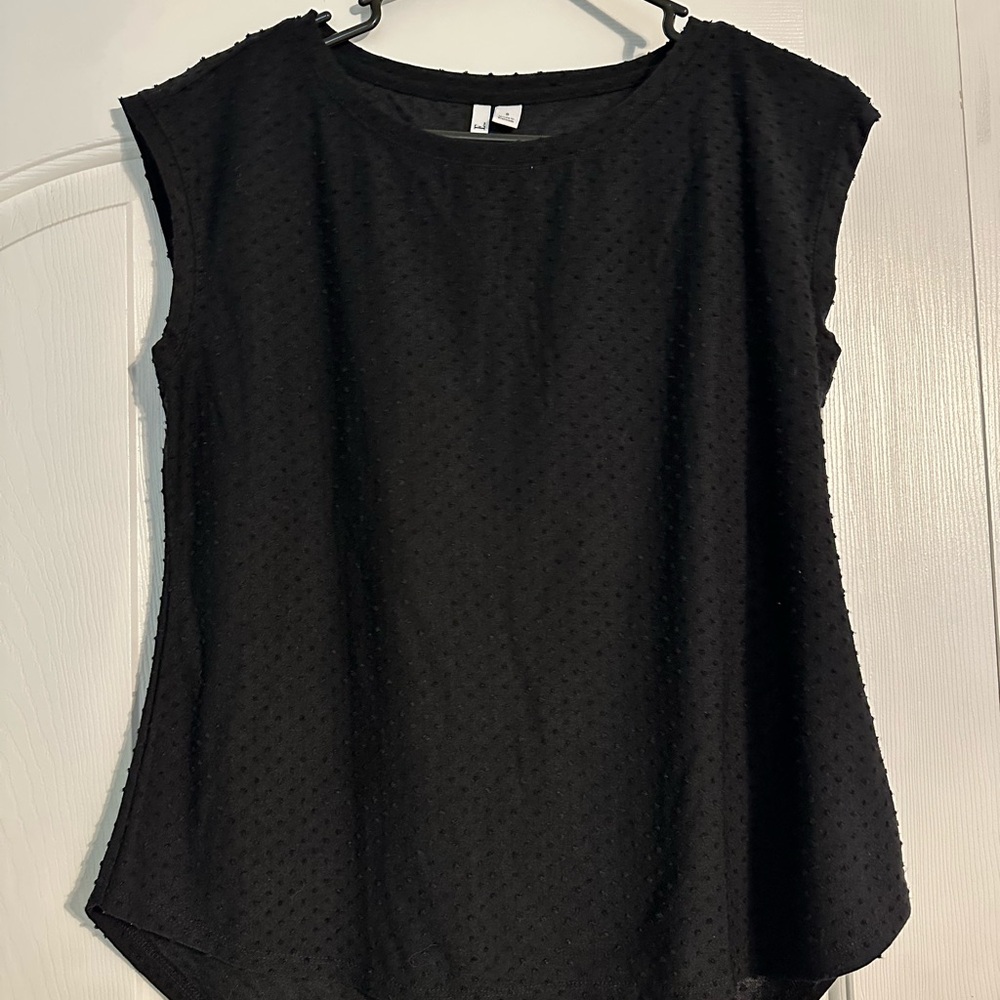 Elle Black Sleeveless Blouse (Size S - fits like a medium, worn twice)